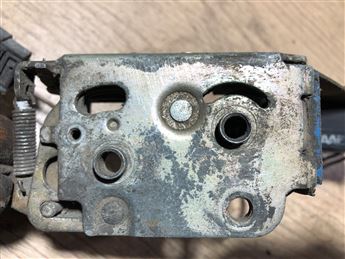 Saab 9000 Sol Ön Kapı Kilidi