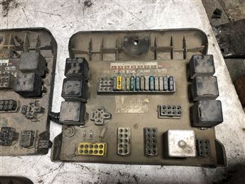 Skoda Favorit Forman Pic Up Sigorta Panosu Kutusu (2)