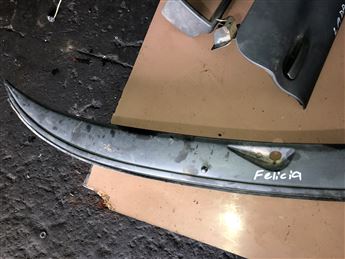 Skoda Felicia Ön Cam Izgarası fiyatı