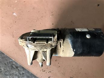 Skoda Felicia Ön Cam Silecek Motoru (2)