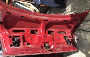 Suzuki Swift Sedan Çıkma Bagaj Kapağı