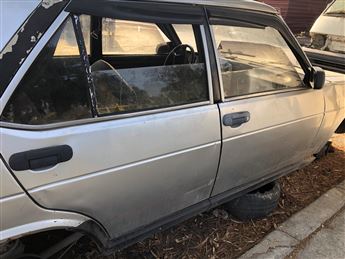 Tofaş 131 Şahin Doğan Kartal (Eski Kasa) Çıkma Sağ Arka Kapı