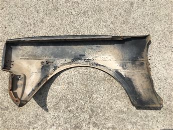 Tofaş 131 Şahin Sağ Ön Çamurluk