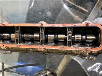 Tofaş SLX Çıkma Eksantrik Mili ve Eksantrik Muhafazası--2 (2)