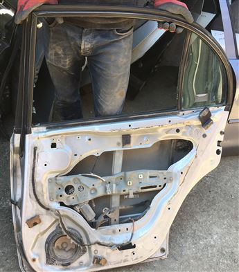 Toyota Carina 1992-1999 Sağ Arka Kapı