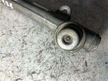 Toyota Carina 1998 Enjektör Kütüğü