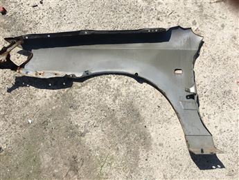 Toyota Carina Sağ Ön Çamurluk