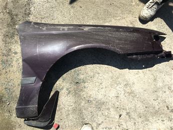 Toyota Carina Sağ Ön Çamurluk