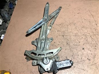 Toyota Celica Cressida Sağ Ön Kapı Cam Krikosu