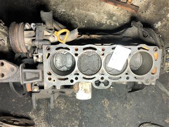 Toyota Corolla 1.6 Karbüratörlü Yarım Motor