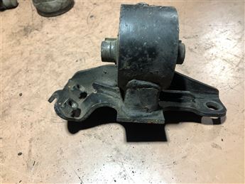 Toyota Corolla AE101 1992-97 Sol Motor Takozu Braketi