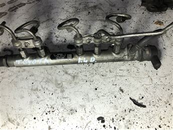 Toyota Corolla Auris Yaris 1.4D Enjektör Kütüğü (0445214132)