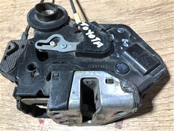 Toyota Corolla Camry 2002-2007 Sağ Arka Kapı Kilidi - İç Açma Kolu