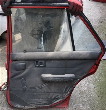 Toyota Corona 1985-1992 Sağ Arka Kapı