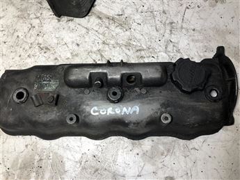 Toyota Corona Karbüratörlü Külbütör Kapağı