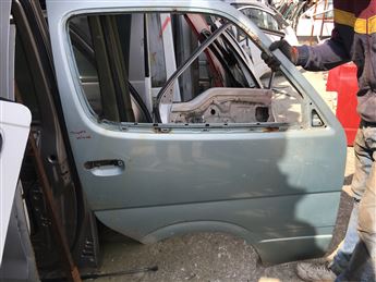 Toyota Hiace 1992-2001 Sağ Ön Kapı