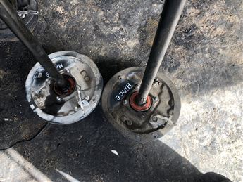 Toyota Hiace Arka Sağ Sol Aks Taşıyıcı Kampana Fren Tablası