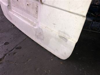 Toyota Hiace Bagaj Kapağı (Kusurlu) (2)