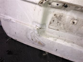 Toyota Hiace Bagaj Kapağı (Kusurlu) (3)