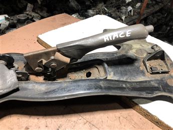 Toyota Hiace El Freni Kolu Bağlantı Sacı