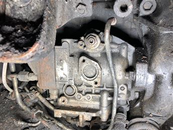 Toyota Hilüx 1990-1994 Çıkma Mazot Pompası