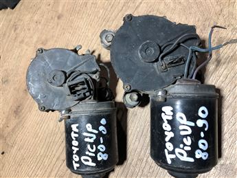 Toyota Hilüx PickUp 1985-1987 Ön Cam Silecek Motoru