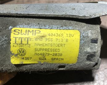 Volkswagen Polo Arka Cam Silecek Motoru