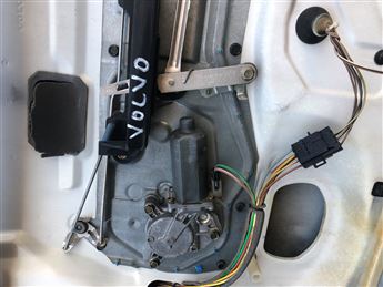 Volvo 850 Sağ Arka Kapı Cam Krikosu (Elektrikli)