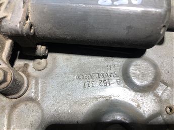 Volvo 850 Sol Arka Kapı Cam Krikosu (2)