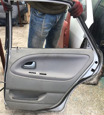 Volvo S40 V40 1996-2004 Sağ Arka Kapıı